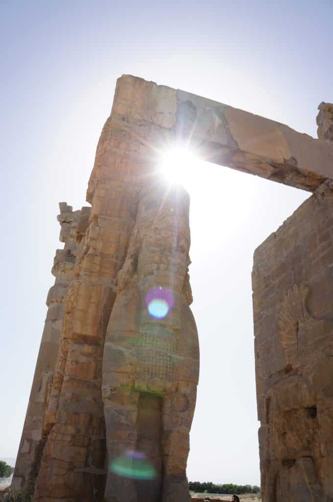 Jeden z mnoha grifů v rozvalinách Persepole