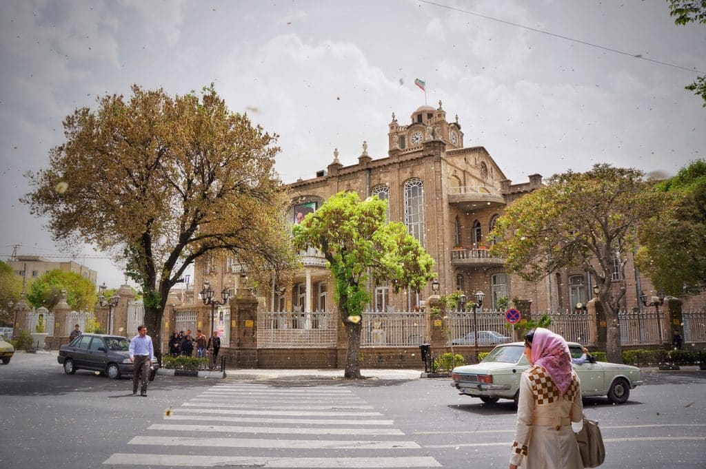 procházka centrem Íránského města Tabríz