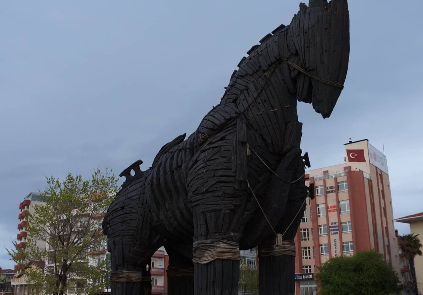 maketa Trojského koně, na náměstí města Canakkale na Asijské části Turecka
