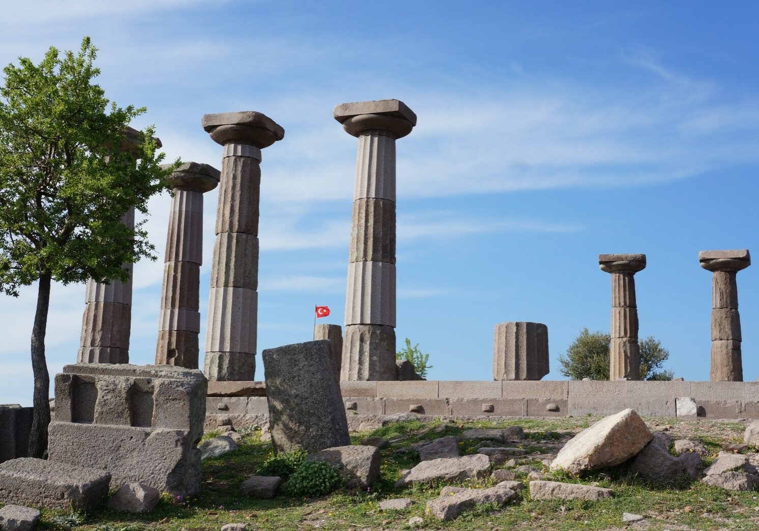 rozvaliny-chrámu-Athény-dórský-styl-Assos-Ayvacik-Turecko